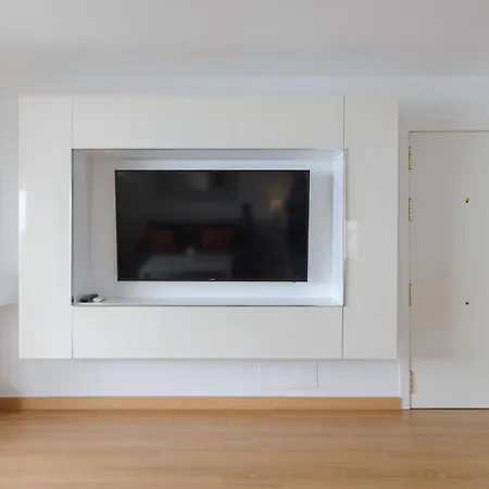 Sea Front In Center Apartment