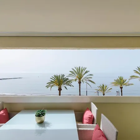 Sea Front In Center Appartement