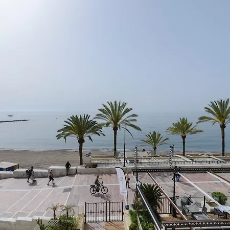 Apartment Sea Front In Center